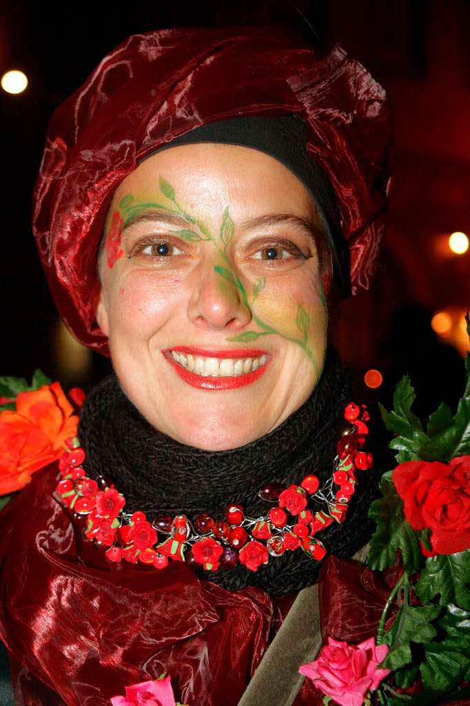 Die schne Rosendame warb fr alles, was das Leben schner macht und lud zum Rosensekt in die Schuterstrae ein.