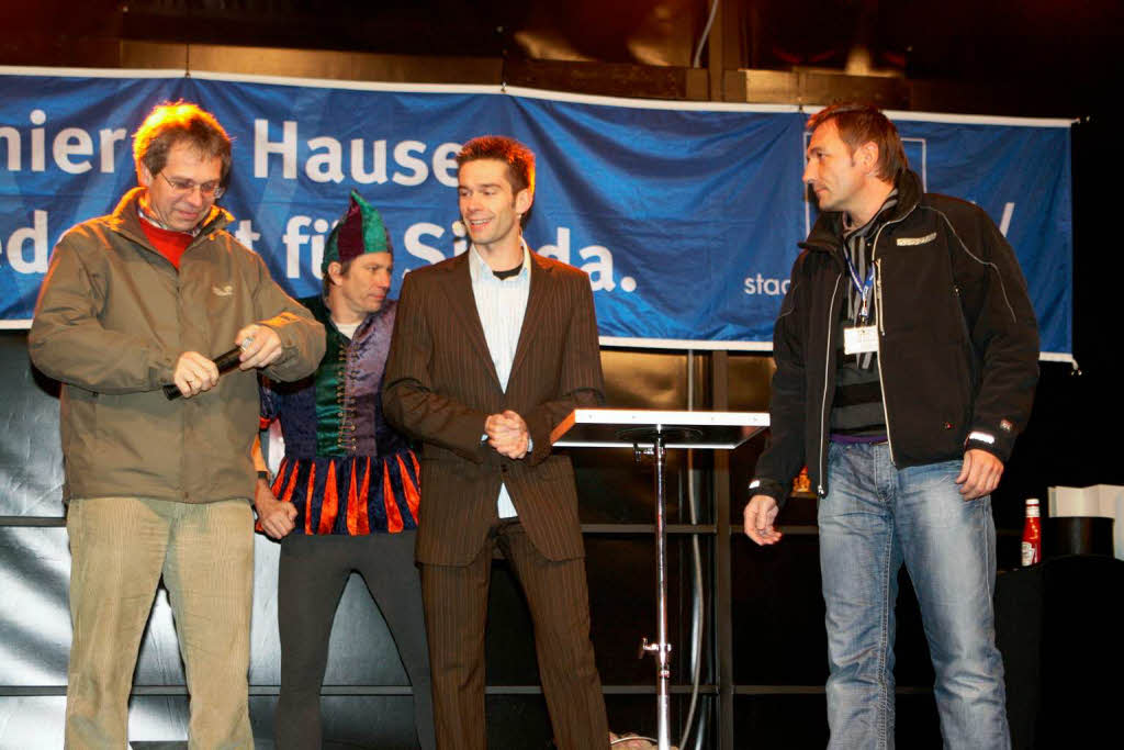 Start auf der Aktionsbhne auf dem Marktplatz mit Oliver Dormanns, dem „Magic Man“ Willi Auerbach und Armin Gerspacher.