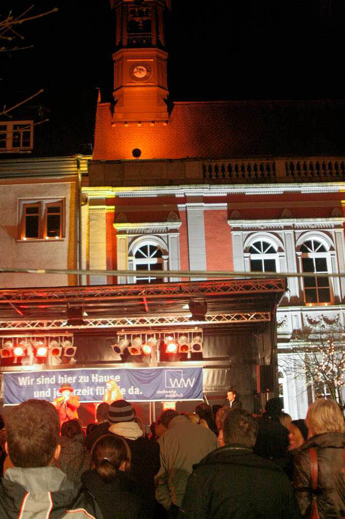 Magische Momente auf dem Marktplatz vor dem Rathaus. Das Ambiente beeindruckte die Gste.