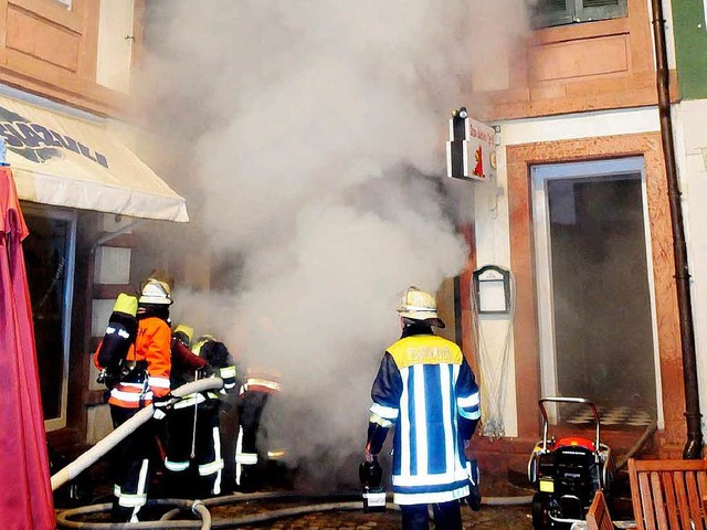 Kellerbrand im &#8222;Kleinen Greif&#8...de niemand, der Schaden ist aber hoch.  | Foto: Wolfgang Knstle