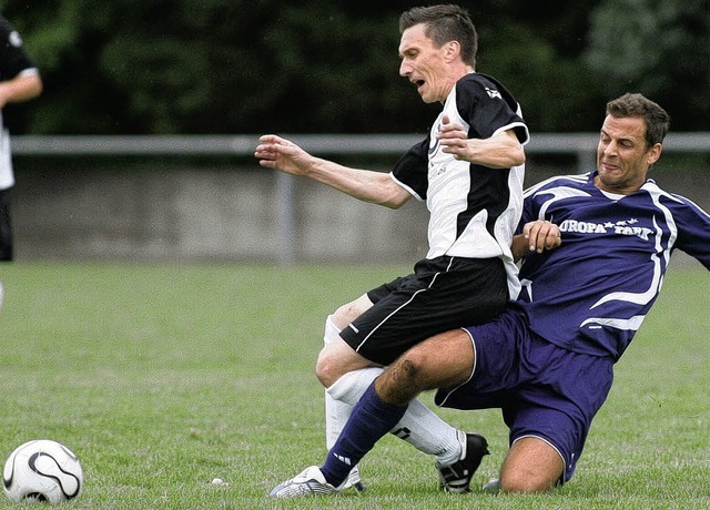 Alexander Stang (links) und Kollegen feierten einen wichtigen Erfolg.   | Foto:  Peter Aukthun (A)