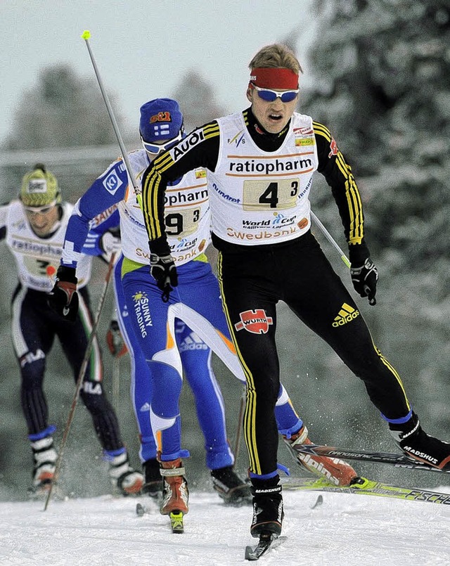 Tom Reichelt fhrt das Feld an, am End...sten Rennen der Saison auf Rang drei.   | Foto: DPA