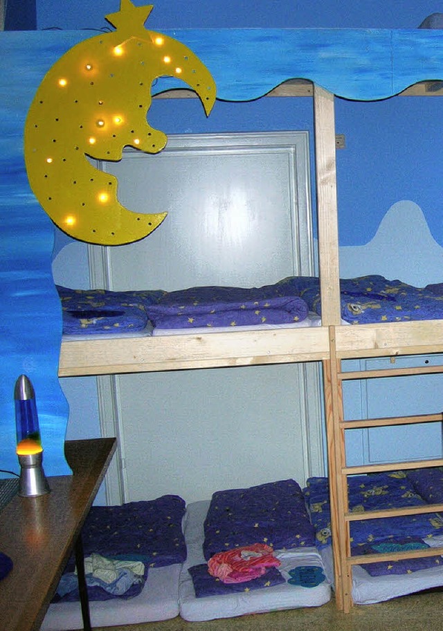 Die Kita Kunterbunt hat einen neuen Sc...vier kuschelig ausgestatteten Betten.   | Foto: Privat