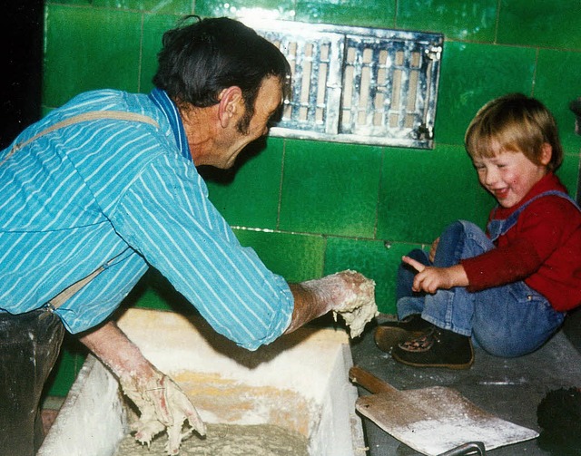 Fr das Ansetzen des Brotteiges war der Familienvater zustndig.   | Foto: privat