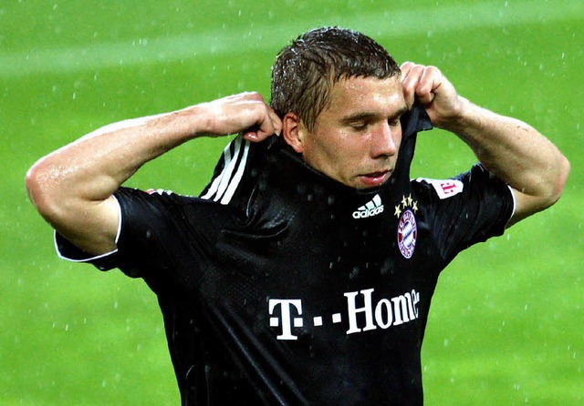 Will den Bayern-Dress im Winter endgltig ausziehen: Lukas Podolski    | Foto: dpa