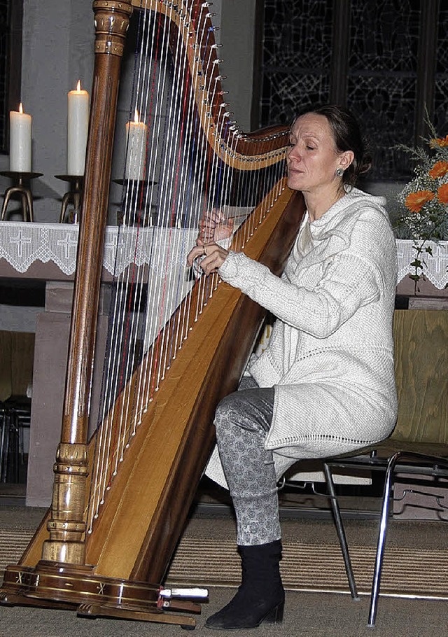 Ein Harfenkonzert gab Frauke Horn  in der  Bergkirche.  | Foto: Alfred Peter