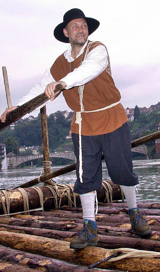 Hier demonstriert ein geschickter Mann...enburg am Hochrhein gearbeitet haben.   | Foto: Nicole Landes