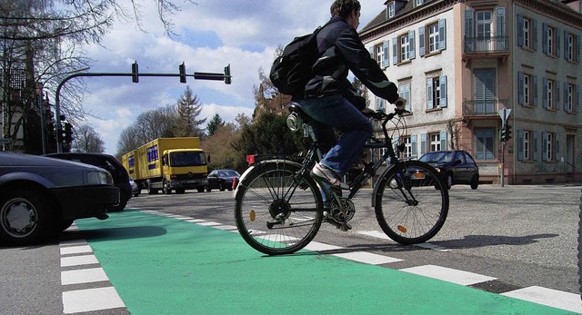 Radfahrer und Fugnger sollen knftig...en stdtischen Planern jedoch im Weg.   | Foto: archivfoto: helmut seller