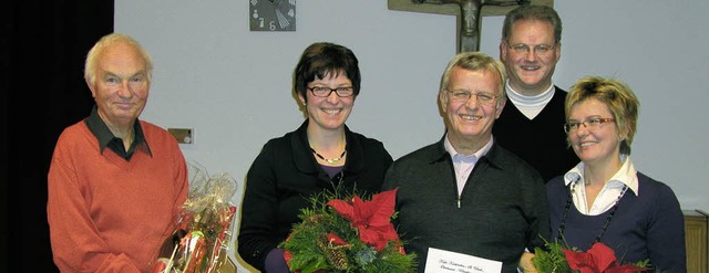 <Bildtext> Manfred Krieg (von links), ...tholischen Kirchengemeinde.</Bildtext>  | Foto: Ilona Hge