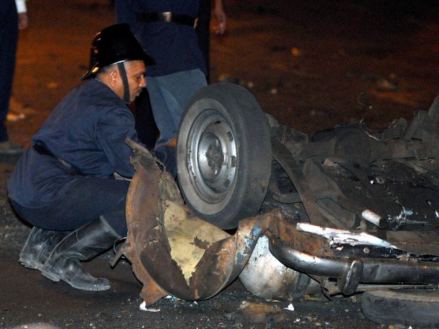 Bomben erschtterten das Zentrum der Finanzmetropole Bombay in Indien.  | Foto: dpa