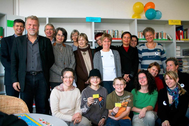 Eltern, Lehrer und der Freundeskreis d...en sich fr die Schlerbibliothek ein.  | Foto: Marlies Jung-Knoblich