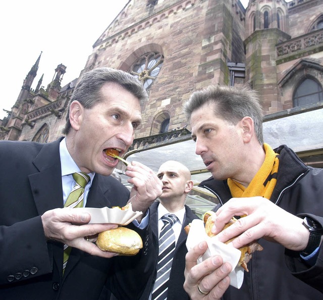 Der Freiburger Mnstermarkt &#8211; ni...desvater Gnter Oettinger verkstigte.  | Foto: Michael Bamberger