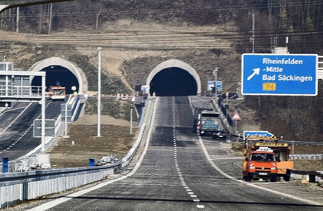 Ab heute, Freitag,       geht es durch...tte nur noch einspurig   nach Norden.   | Foto: Archiv