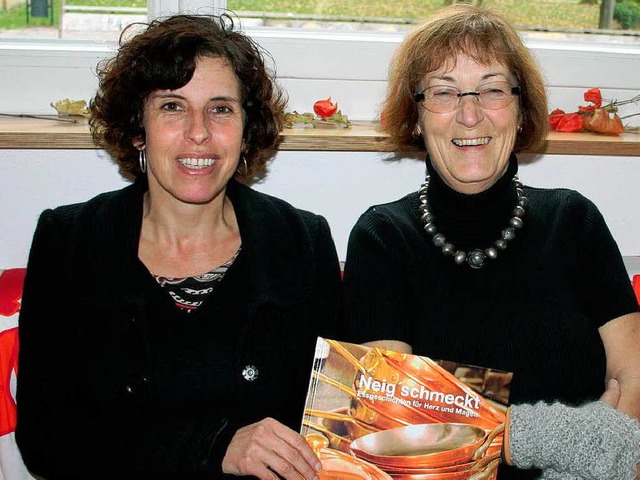 Annette Joggerst, Leiterin des Roten H...r die Restaurant-Tour der Senioren an.  | Foto: Karin Hei