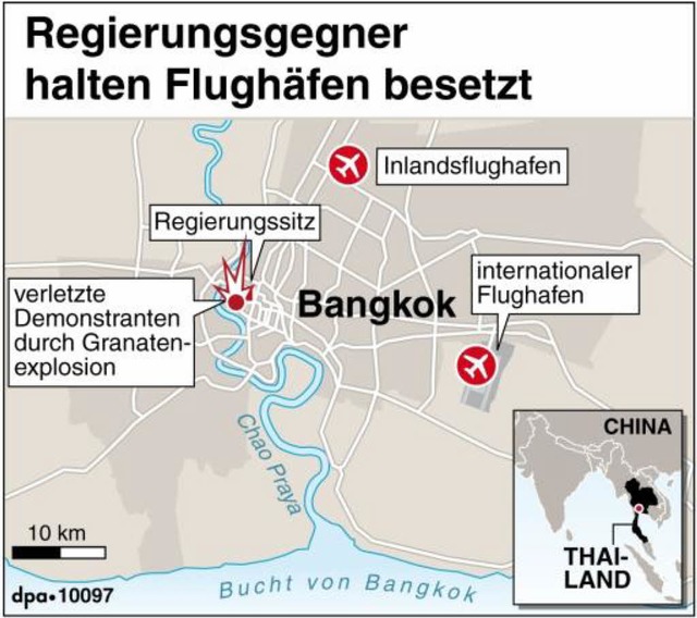 Nahe des Regierungssitzes in Bangkok s...n bei einer Explosion verletzt worden.  | Foto: dpa