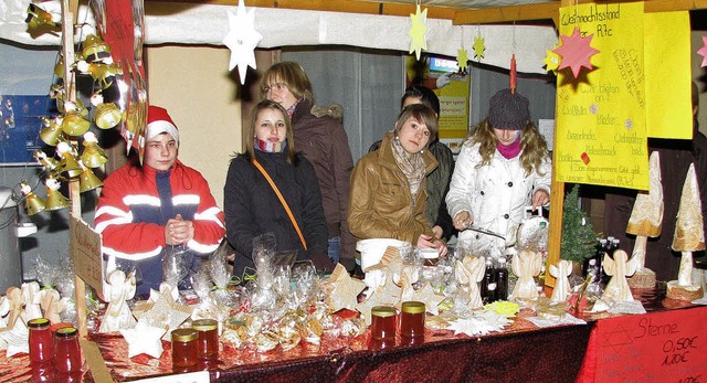 Markteinsatz fcherbergreifend &#8211...er mit Projekt auf dem Weihnachtmarkt   | Foto: (2) Stefan Merkle