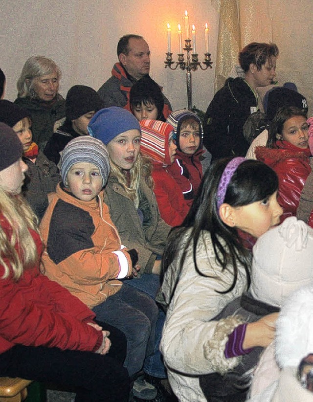 Im Haus Monika Frsters wurden den  Kindern Mrchen  vorgelesen.  | Foto: langelott