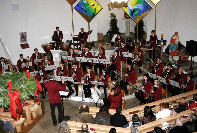 Der Musikverein Karsau gab in der St. Michaelskirche ein festliches Konzert.    | Foto: Heiner Fabry
