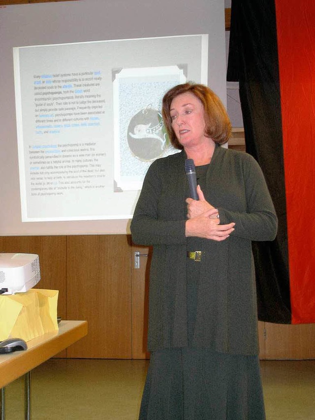 Sharon Taylor bei ihrem Vortrag ber d...riegs ber Sachsen abgeschossen wurde.  | Foto: Barbara Schmidt
