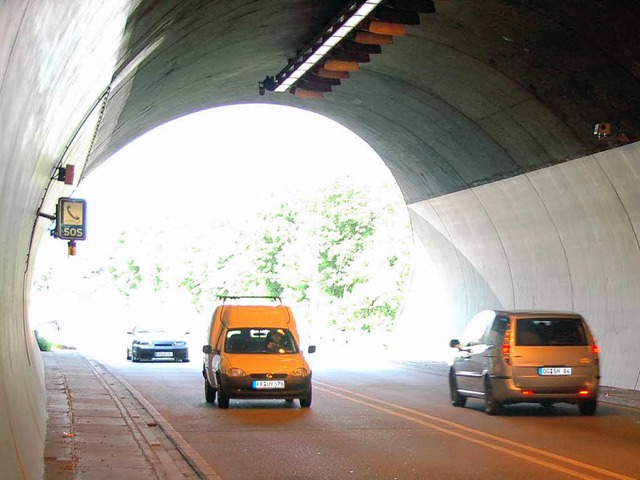 Diese wichtige Verkehrsader soll &#821...d der Tunnelsanierung gesperrt werden.  | Foto: Bernd Fackler