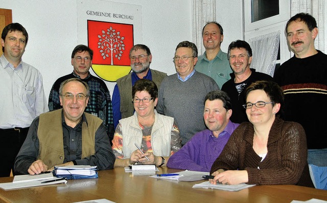 Der Gemeinderat von Brchau tagte am 1... Trautwein (stehend, 3. von rechts).    | Foto: Ounas-Krusel