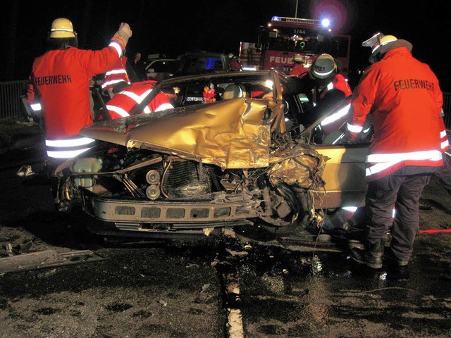 Tdlich verletzt wurde ein 18-Jhriger...einen entgegenkommenden Audi prallte.   | Foto: Polizei