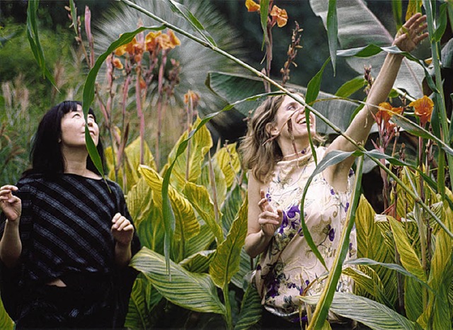 Das Duo Phantom Orchard: Ikue Mori (l.)  und Zeena Parkins   | Foto: bz