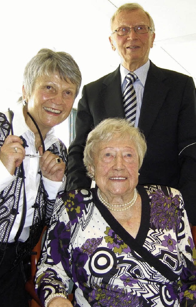 Irmgard Hbner feierte  ihren 100. Geb...mut Hbner und Tochter Astrid Hbner.   | Foto: SUSANNE MLLER