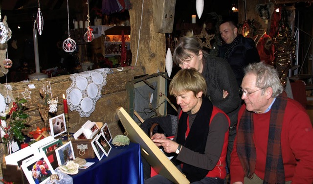 Der Christkindlmarkt im Blasihof lud zum gemtlichen Verweilen ein  | Foto: Karin Stckl-Steinebrunner