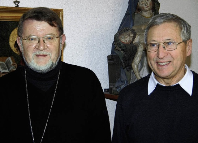 Bischof Norbert Strotmann aus Peru (li...&#8220; der Breisacher Kolpingfamilie.  | Foto: hans-jochen voigt