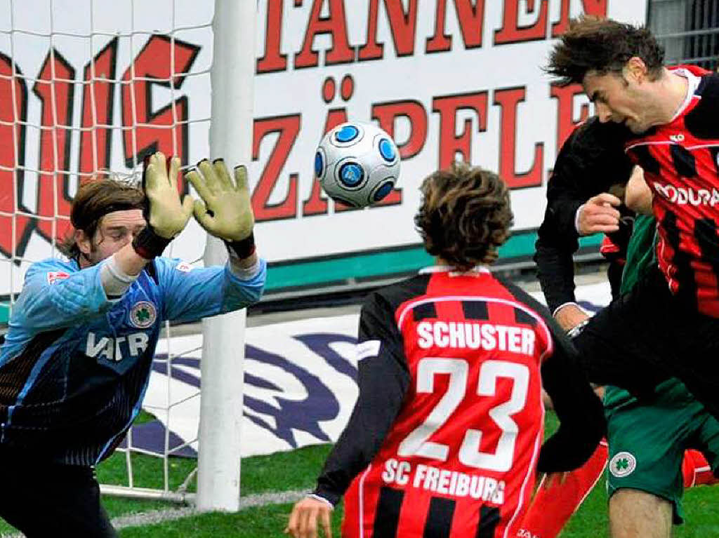 Ein wichtiger Dreier: Szenen vom Heimsieg des SC Freiburg gegen Rot-Wei Oberhausen.