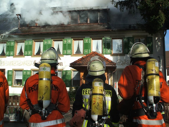Ein Brand im Obergeschoss verwstete a...ember das Hotel Schwrer in Lenzkirch.  | Foto: Michael Ganz