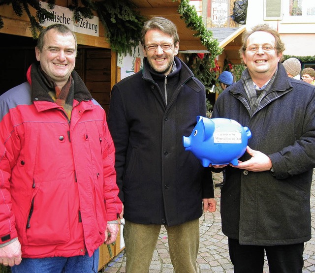 Freuen sich ber Spenden der BZ- Weihn...omans und Martin Riegraf (von links).   | Foto: Elisabeth Frieling