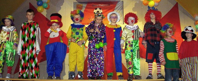 Als farbenfrohe Clowns sorgten die Jn...s SV-Wollbach fr tolle Unterhaltung.   | Foto: SCHLAGETER