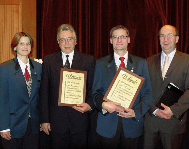 Beim Jahreskonzert des Musikvereins H...des Deutschen Blasmusikverbandes aus.   | Foto: Georg Diehl