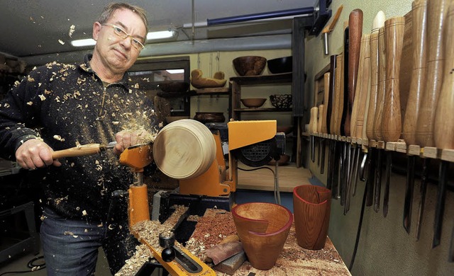 Kunst von der Drechselbank  &#8211; Wolfgang Wawrin schafft Unikate.   | Foto: rein