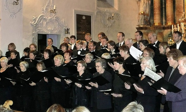 Den  ganzen barocken Altarraum fllten...und Kndringen bei ihrem Konzert auf.   | Foto: privat