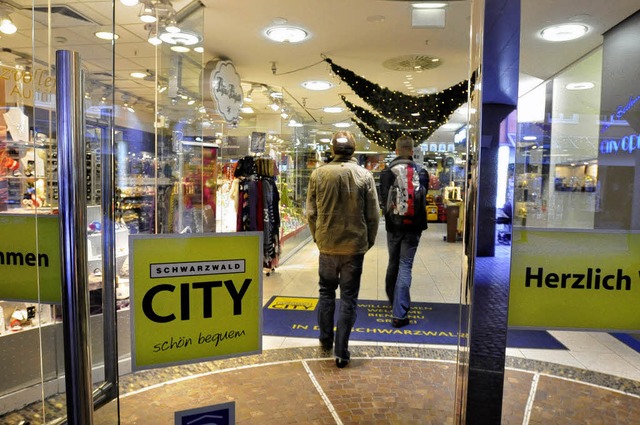 Mit der Schwarzwald-City in Freiburg v...utes Geld &#8211; allerdings illegal.   | Foto: Schneider