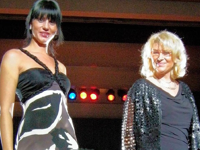 Eindrücke von der Adventsmodenschau in der Stadthalle. | Foto: Heike Armbruster Eindrücke von der Adventsmodenschau in der Stadthalle. | Foto: Heike Armbruster