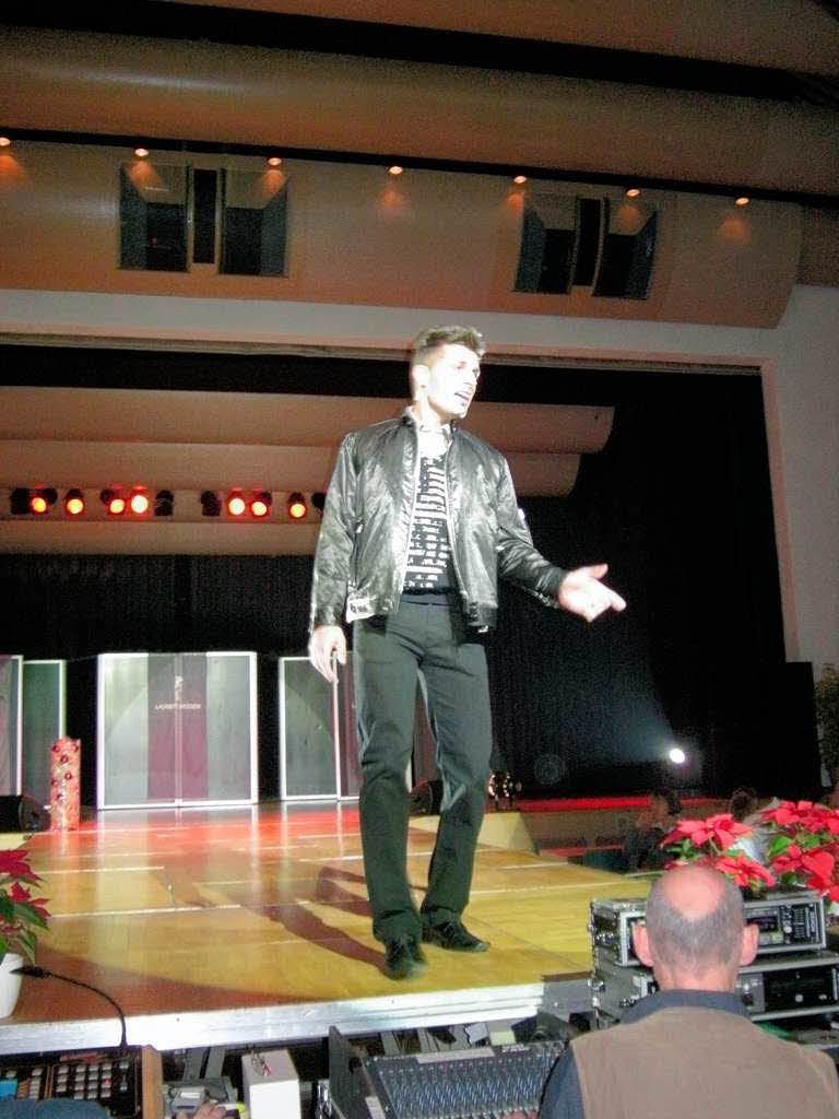 Eindrücke von der Adventsmodenschau in der Stadthalle. Eindrücke von der Adventsmodenschau in der Stadthalle.