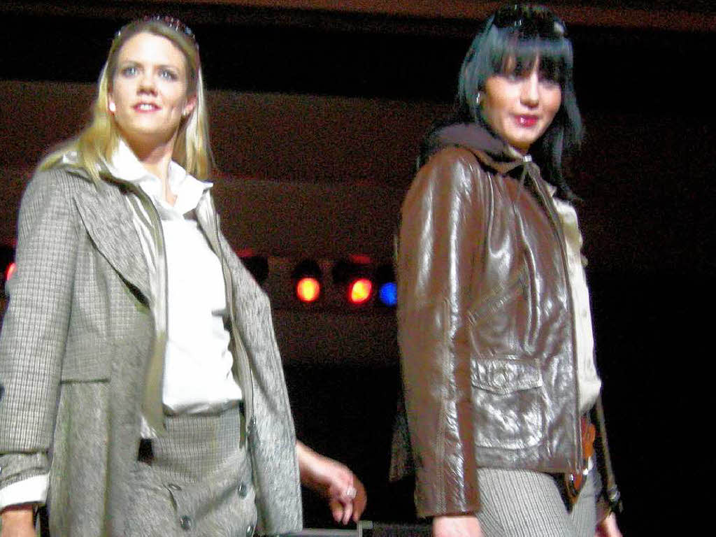 Eindrücke von der Adventsmodenschau in der Stadthalle. Eindrücke von der Adventsmodenschau in der Stadthalle.