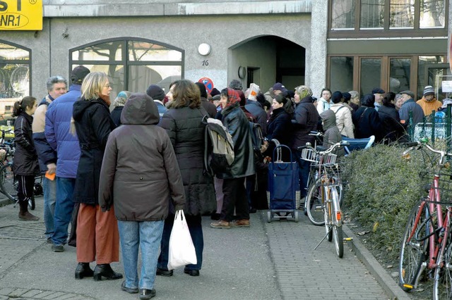 Normalerweise stehen Bedrftige vor de...annte ein und klauten Geld und Kamera.  | Foto: Freiburg