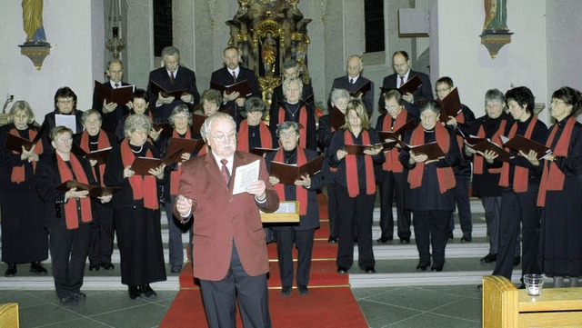 Zuhren und Mitsingen konnten die Zuh...nter der Leitung von Alois Stiegeler.   | Foto: rgut