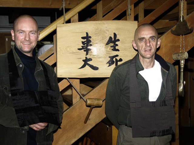 Direktor Frank Schre (links) und der ...esablauf des Johanneshofs strukturiert  | Foto: Karin Stckl-Steinebrunner