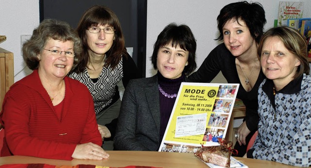 Frauen helfen Frauen: Renate Piderit (...oris Goeth (von links) vom Frauenhaus.  | Foto: gertrude siefke