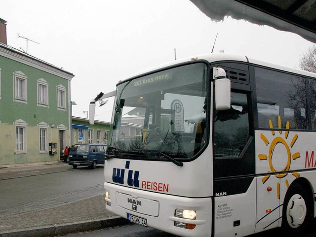 Mehr Bus ist nicht mglich, sagt der F...munen nicht finanziell  beteiligten.    | Foto: Mnch