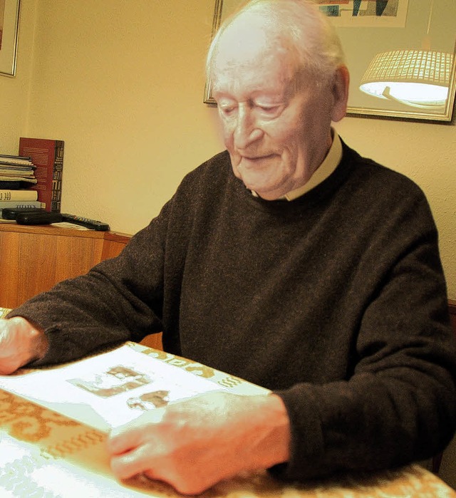 Haltingens Altbrgermeister Walter Fri...t 88 Jahren seine Lebenserinnerungen.   | Foto: jochen fillisch