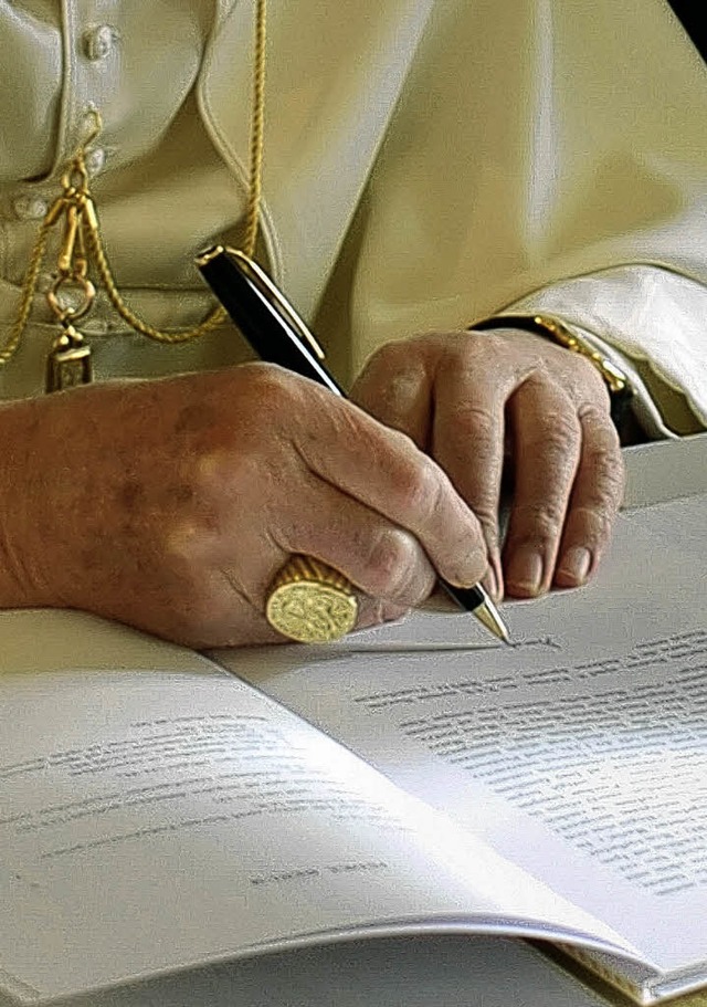 Ohne die Autorisierung durch Papst Ben...rlsst keine Instruktion den Vatikan.   | Foto: AFP