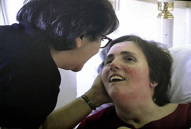 Kannst du mich hren? Komapatientin Terri Schiavo mit Mutter   | Foto: dpa