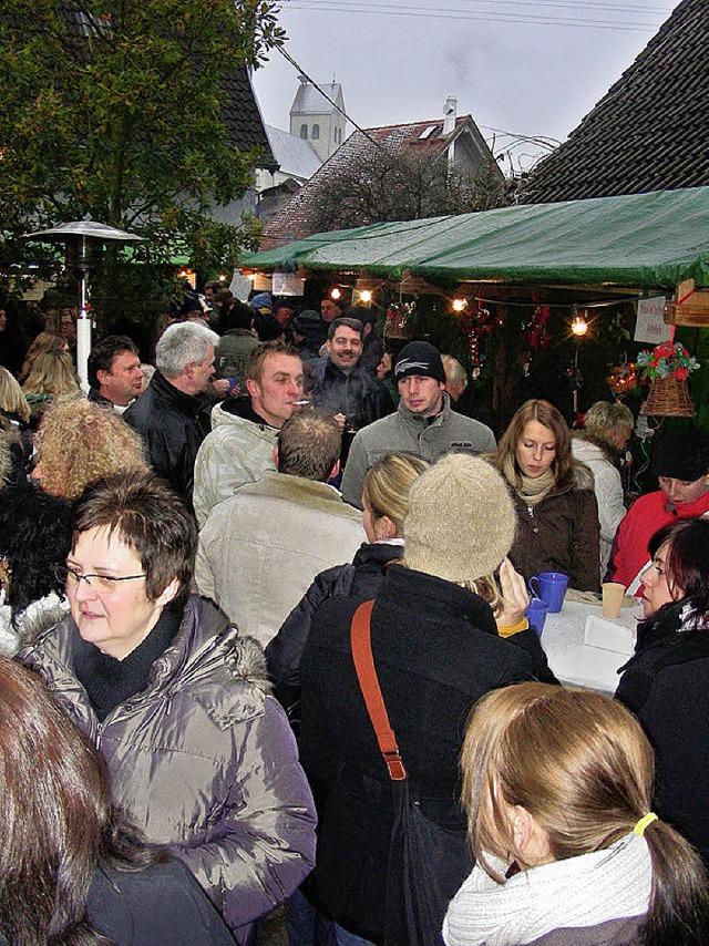 Gemtlich ging es beim Gottenheimer Adventsmarkt zu.  | Foto: Maria Schneberg